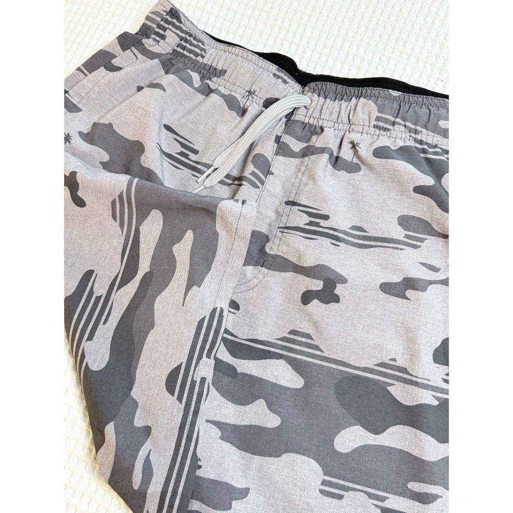 TravisMathew Board Shorts Mens Medium Grey Camo Palm Tree Drawstring Swim Trunks